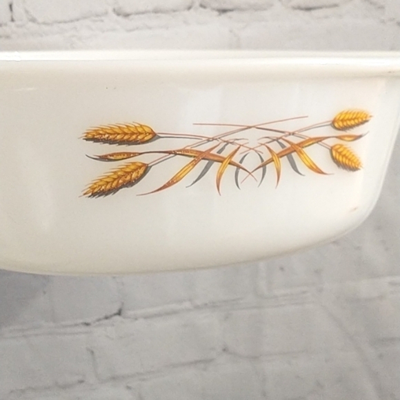 vtg Fire King Casserole dish Wheat pattern white - Picture 3 of 5